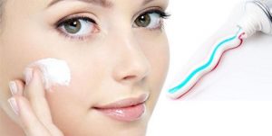 Tẩy nốt ruồi bằng kem đánh răng